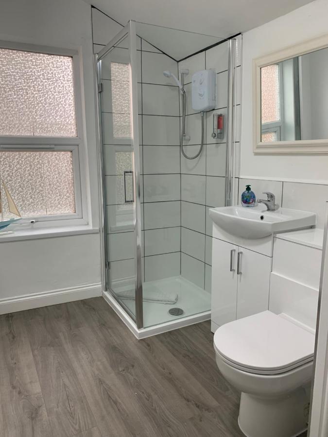 Platform Avenues Apartment 2 With Free Street Parking Kingston upon Hull Esterno foto