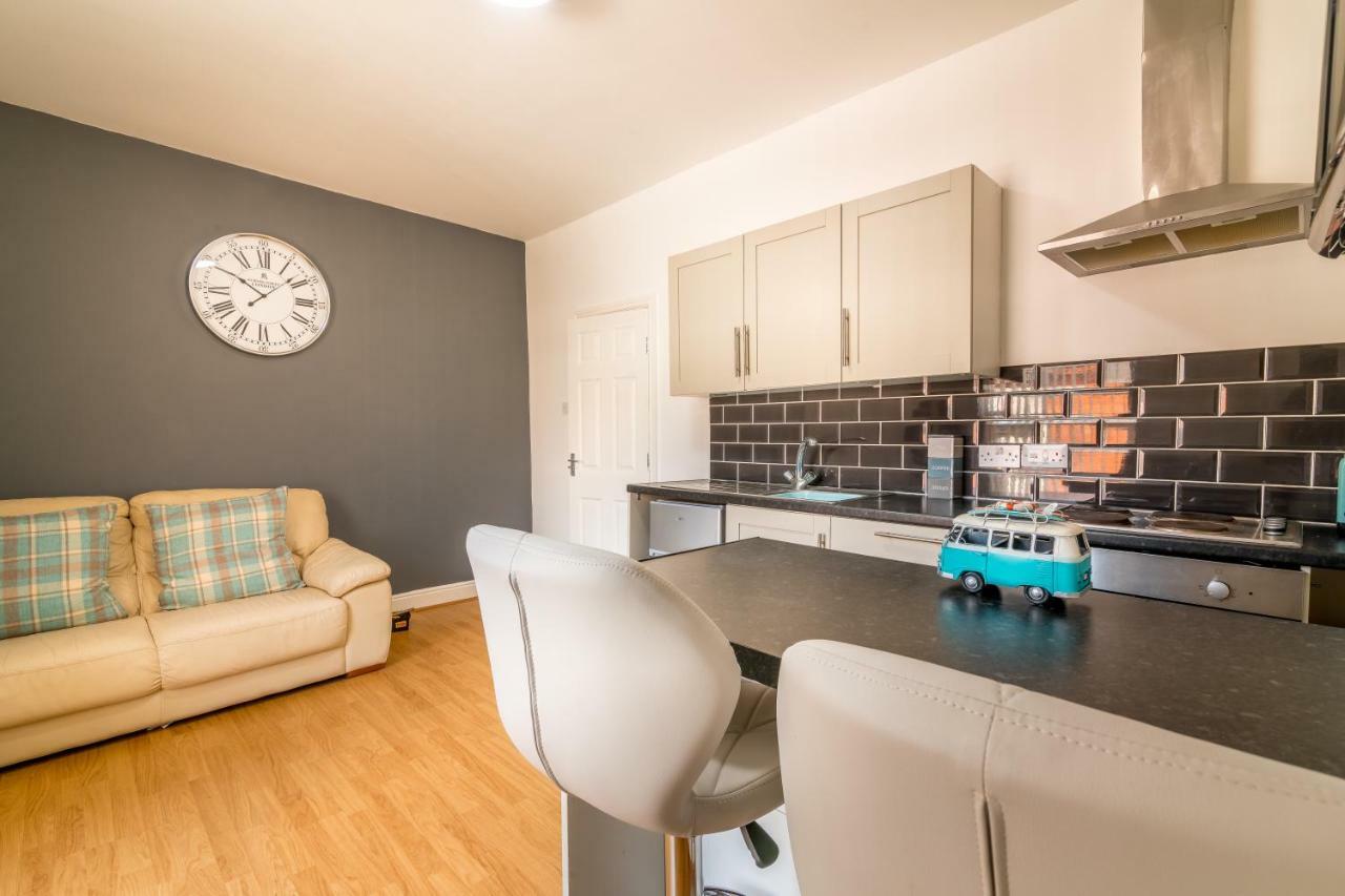 Platform Avenues Apartment 2 With Free Street Parking Kingston upon Hull Esterno foto